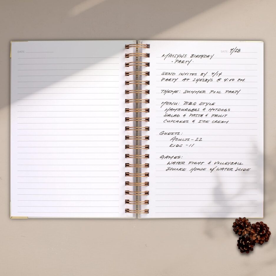 Lined_spiral_notebook_display